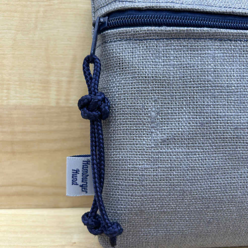 Kleines Täschchen „Dackel“, grau