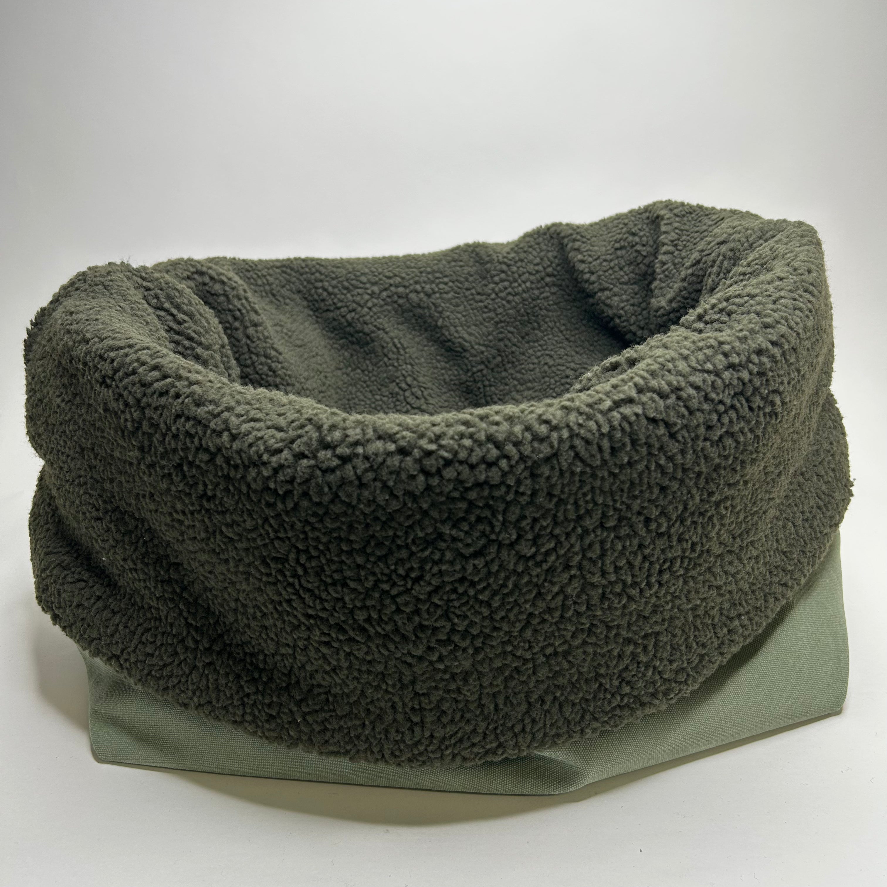 Handgefertigter Kuschelsack für Hunde, Canvas grün