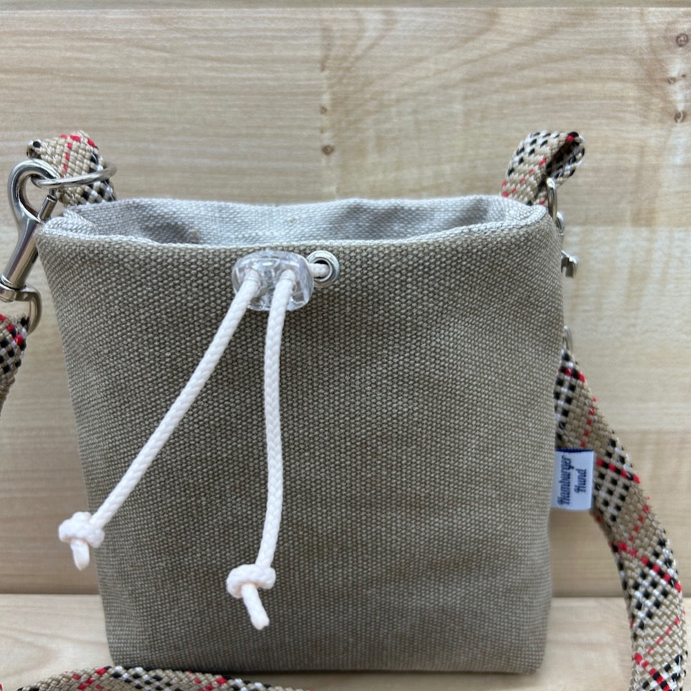 Hamburger-Hund Leckerlitasche in Sand mit Schultergurt Burberry