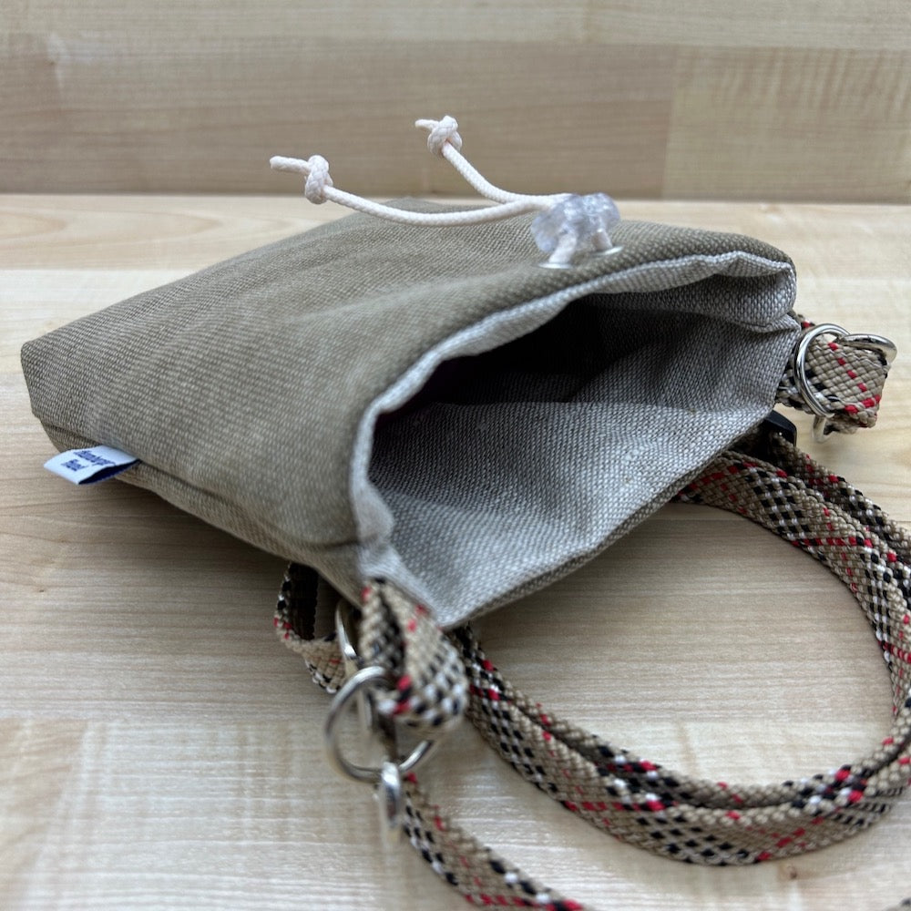 Hamburger-Hund Leckerlitasche in Sand mit Schultergurt Burberry