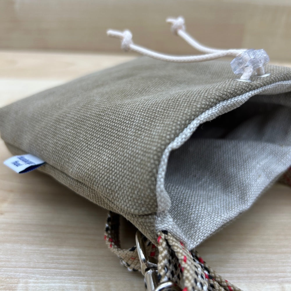 Hamburger-Hund Leckerlitasche in Sand mit Schultergurt Burberry