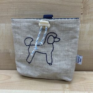 Hunde-Leckerlibeutel beige mit aufgesticktem Pudel - mit Karabiner